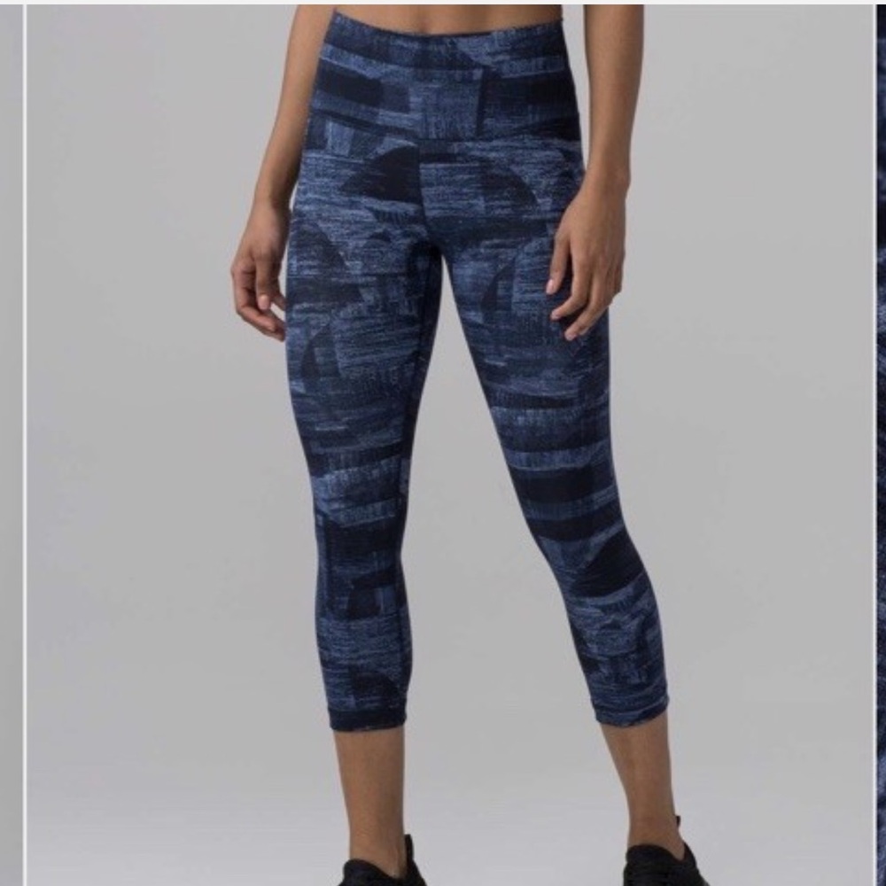 Lululemon Wunder Under Crop Hi-Rise Size 4